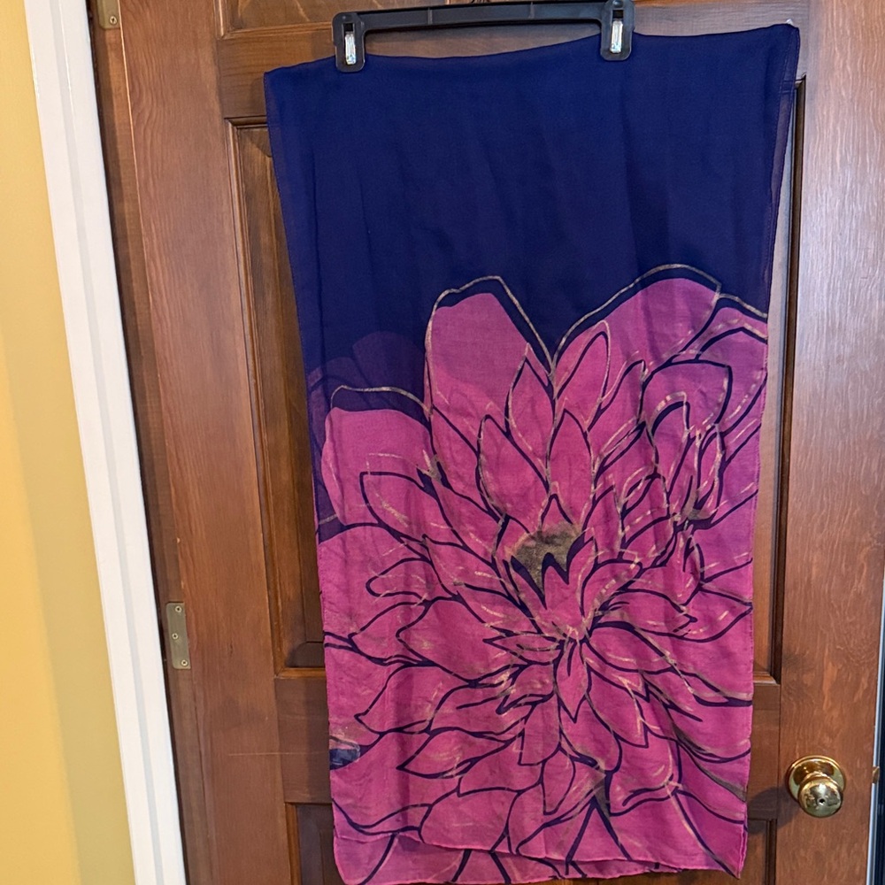 Charming Charlie 72” x 21” navy, fuchsia & shimmer scarf floral, Polyester EUC